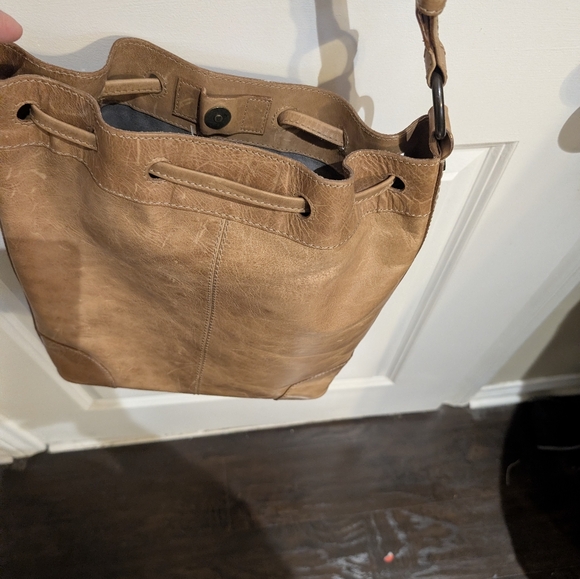FRYE Tan Leather Beautiful Bucket Bag - Picture 8 of 11
